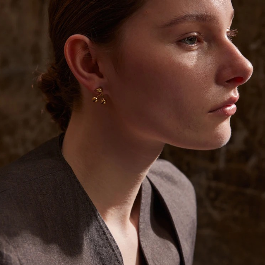Cerise Gleam Studs